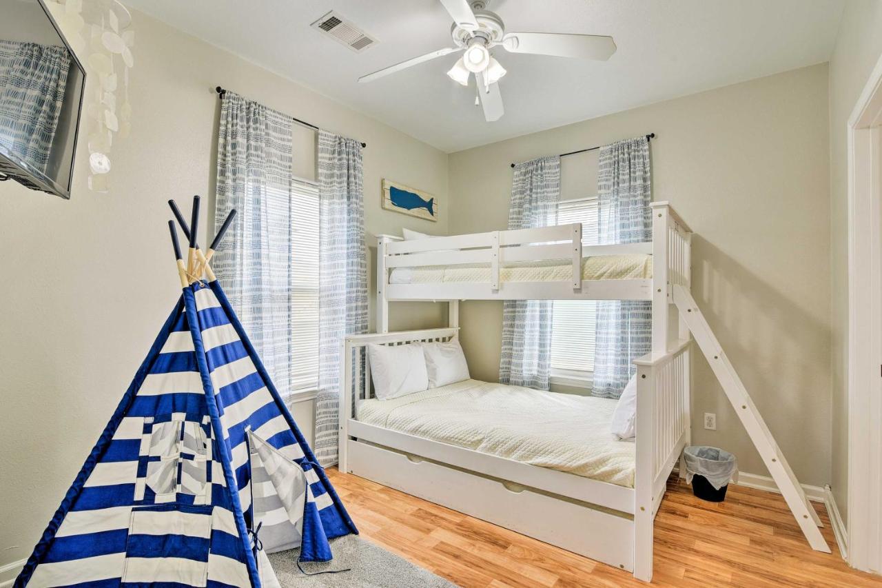 גלווסטון Terramar Beach Home With Pool And Marina Access מראה חיצוני תמונה